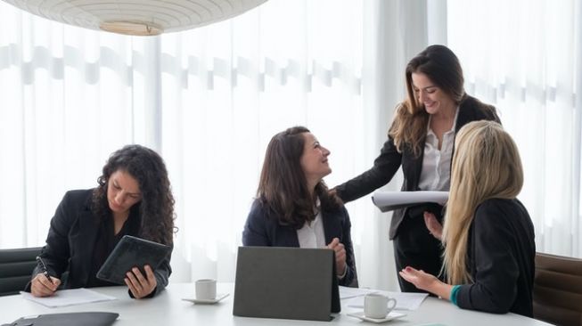 5 Tips Menghadapi Rekan Kerja yang Sulit Diajak Bekerja Sama