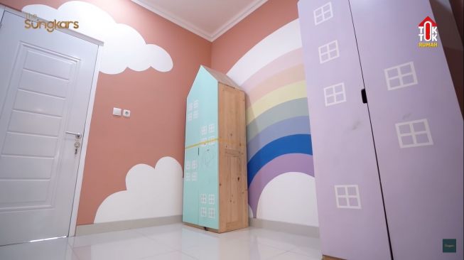 Potret kamar anak Shireen Sungkar. (YouTube/The Sungkars)