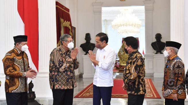 Terima Daftar Calon Dewas BPKH, Jokowi Segera Serahkan ke DPR