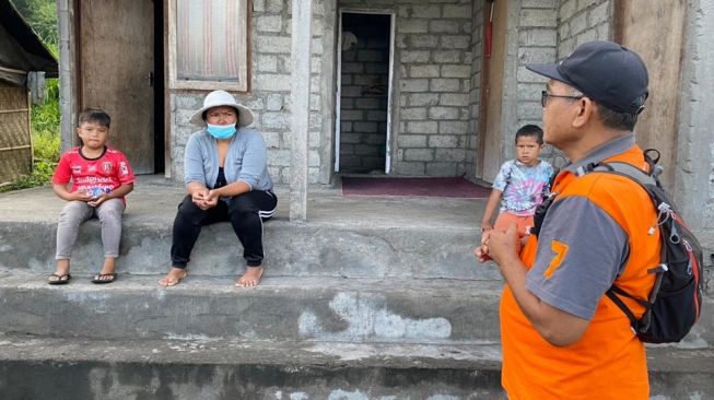 Petugas Juru Antar Pos Jadi Garda Terdepan Penyaluran Dana Bansos Kartu Sembako