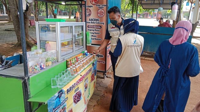 Pastikan Bebas Bahan Berbahaya, Badan POM Tanjungpinang Uji Makanan Takjil di Tiga Bazar Ramadhan