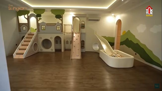 Potret kamar anak Shireen Sungkar. (YouTube/The Sungkars)
