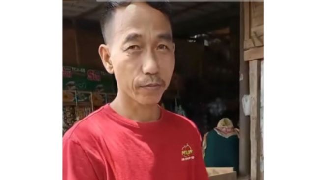 Viral! Pria di Pasar Ini Mirip Presiden Jokowi, Emak-emak: Pak Turunin Harga Minyak