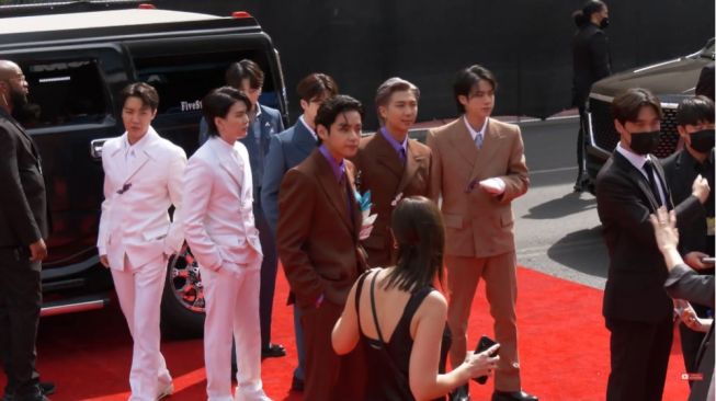 Highlight Grammy Awards 2022, dari Pesona BTS sampai Tongkat SZA!