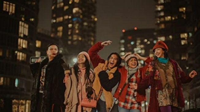 Sinopsis film Ali & Ratu Ratu Queens: perjalanan mencari ibu