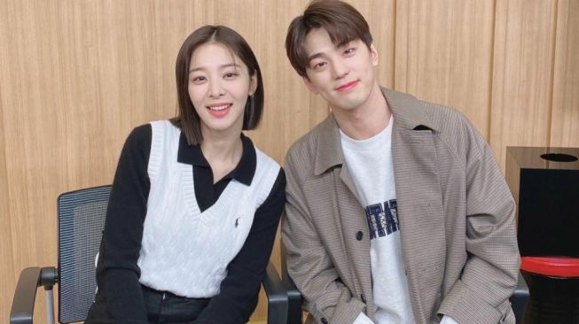 Susul Couple Sebelah, Kim Min Kyu dan Seol In Ah Duet Bareng di Acara Radio