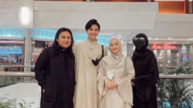 Diduga Taaruf, Ini Potret Kedekatan Keanu dengan Cewek Berhijab, Warganet: Strategi Marketing?