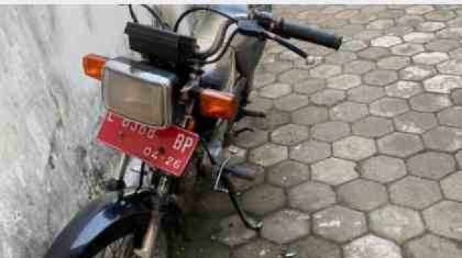 Terungkap! 2 Bandit Curanmor di Surabaya Ini Beraksi Pakai Motor Plat Merah Milik Bapaknya Pensiunan PNS