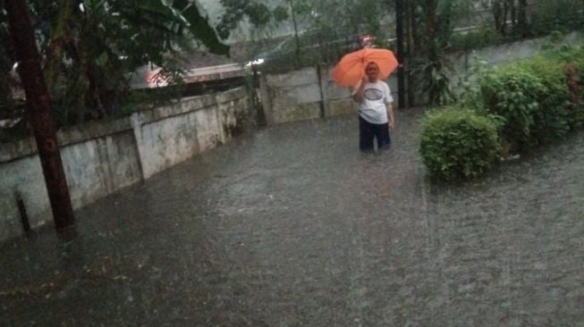 Jakarta Diguyur Hujan Deras, Sejumlah Rumah Warga Terendam Banjir