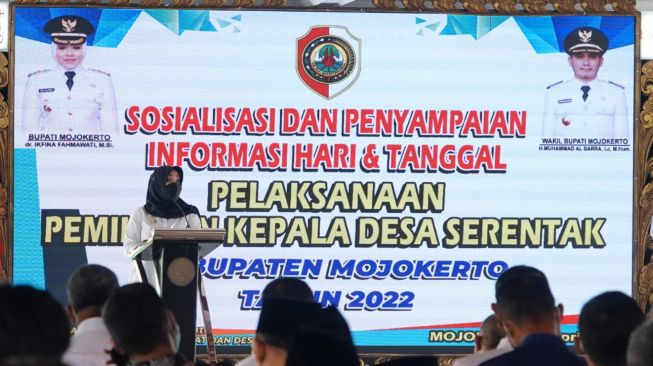 membuka Sosialisasi Pilkades serentak Kabupaten Mojokerto Tahun 2022, di Pendopo Graha Maja Tama, Rabu (6/4/2022). (Dok: Pemkab Mojokerto)