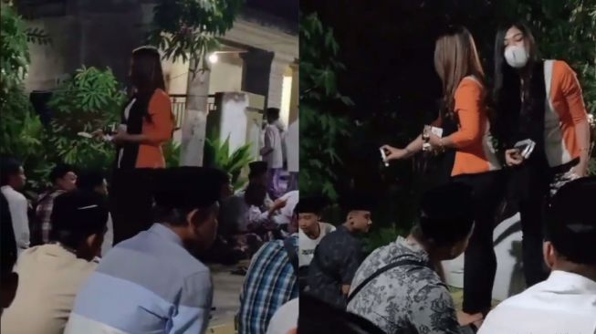 Heboh! Momen Dua SPG Tawarkan Rokok ke Jemaah Pria saat Pengajian, Tuai Perdebatan: Kerasnya Mencari Cuan