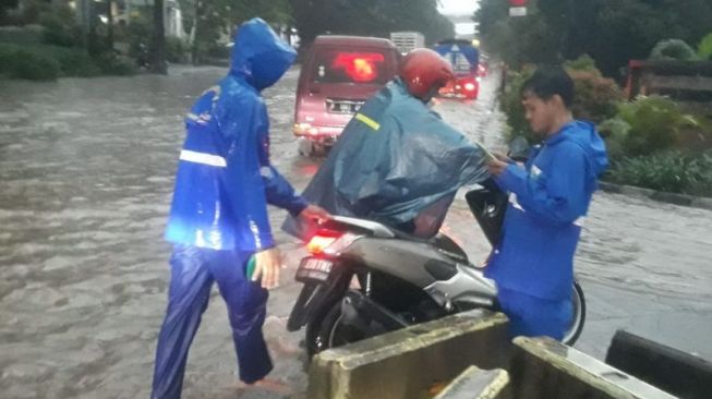 Daftar 4 Kecamatan di Jakarta Timur Banjir karena Hujan Deras