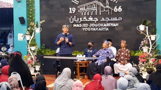 Ngabuburit Sambil Diskusi di Masjid Jogokariyan, AHY Ditodong Emak-emak Pertanyaan Soal Komunisme