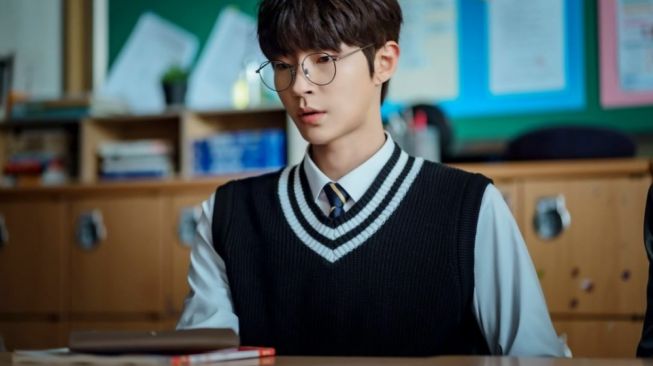 Hwang In Yeop Lagi-lagi Jadi Anak SMA dalam Drama Baru The Sound of Magic