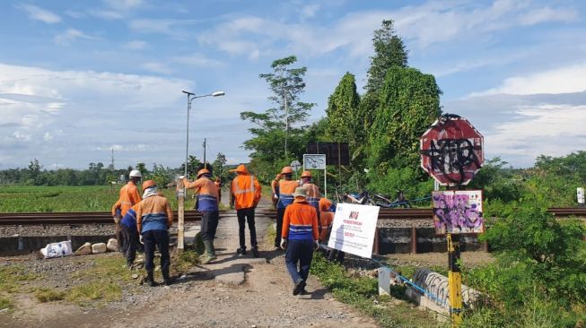 Rawan Kecelakaan, Perlintasan Kereta Api Sebidang Tanpa Palang Pintu di Godean Ditutup