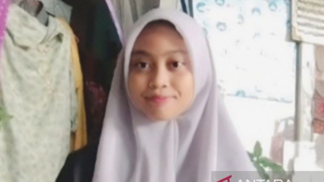 Maziyah Sakinah, gadis berusia 15 tahun yang diterima masuk Unpad. [Antara]