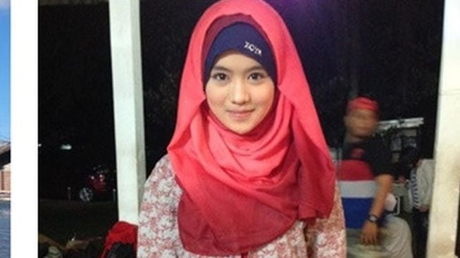 Debby Shinta berhijab. [Instagram]