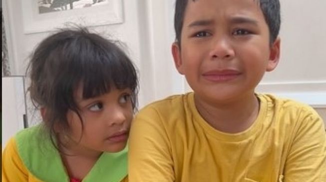 Anak Shireen Sungkar dan Teuku Wisnu: Adam dan Hawwa. [Instagram]