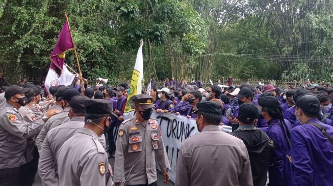 Tolak Wacana Tiga Periode Presiden Jokowi, Ribuan Mahasiswa Bogor Minta Hal Ini dan Ancam Geruduk Istana