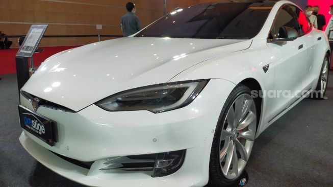 Tesla Model Y di IIMS Hybrid 2022 [Suara.com/CNR ukirsari].