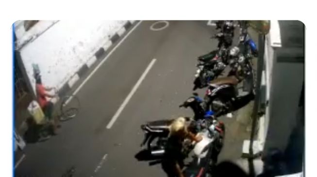 Viral Video Warga Kejar Pengendara Motor Bawa Sajam di Tamansari, Ini Kata Polisi