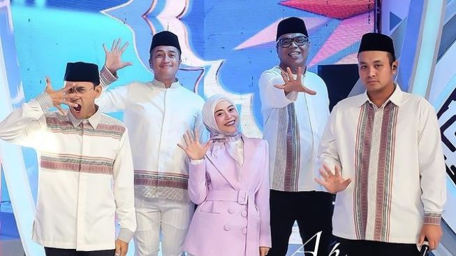 Potret Lesti Kejora Jadi Host Kompetisi Tausiah. (Instagram/lestykejora)