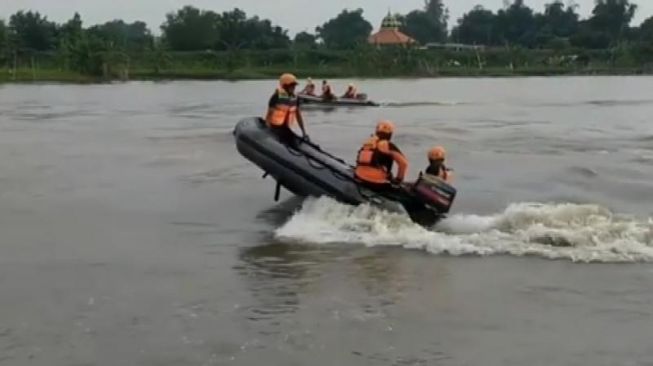 Pria Telanjang Hilang Tenggelam di DAM Karet Sungai Brantas