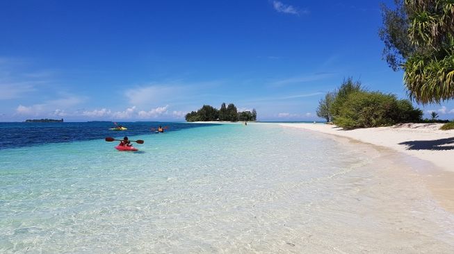 5 Pulau Terindah di Maluku Utara, Provinsi dengan Penduduk Paling Bahagia di Indonesia