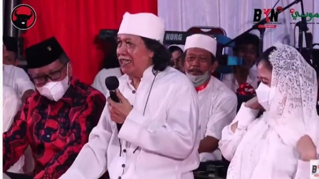Cak Nun Ungkap Mimpi dari Allah Seminggu Sebelum ke Markas PDIP: Insya Allah Tahun Ini Indonesia Dapat Lailatul Qadar
