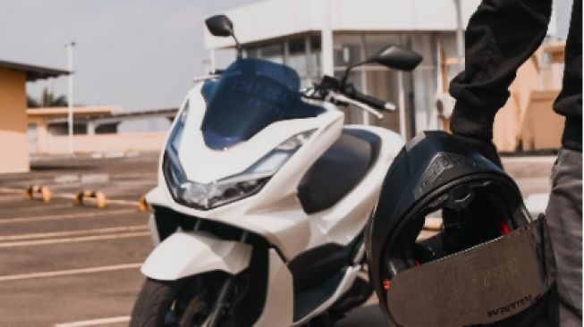 Warna Honda PCX 2022: 6 Opsi Plus Rincian Spesifikasinya, Simak di Sini!