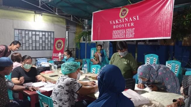 Binda Sulut Gencarkan Vaksinasi Hingga Malam Hari