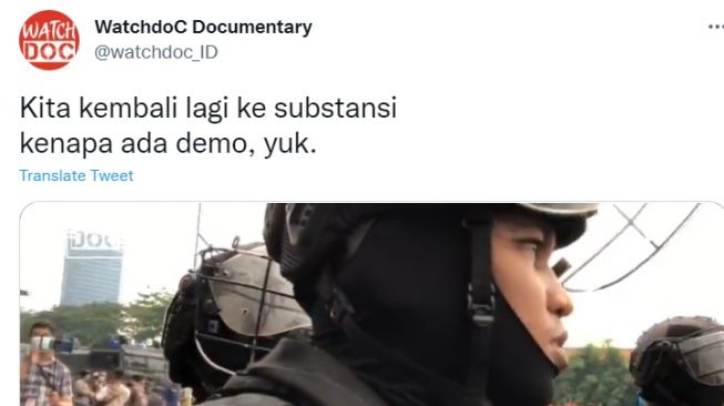 Dipuji! Polisi yang Jaga Aksi Mahasiswa 11 April Ini Akui Harga Minyak Naik Berimbas ke Keluarganya