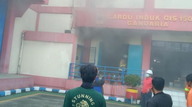 Gardu PLN di Cibubur Terbakar, Petugas Dengar Suara Ledakan