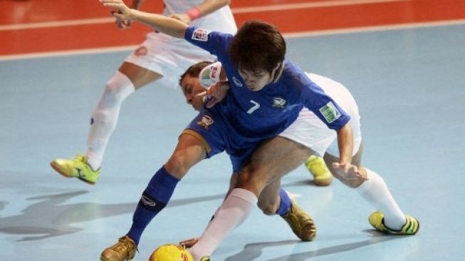 Dari Futsal ke Sepak Bola, Kritsada Wongkaeo Sukses Bawa Nakhon Pathom Promosi ke Thai League