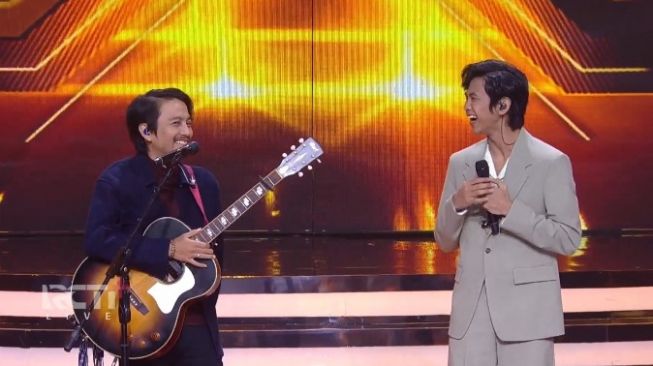 Danar dan Fiersa Besari di ajang Grand Final X Factor Indonesia (RCT+I