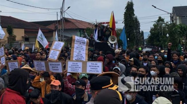 Terancam Kelaparan Jika Harga Sembako Terus Naik, Ribuan Buruh, Driver Ojol dan Petani Turun ke Jalan