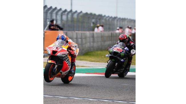 Duel Marc Marqiez dan Fabio Quartararo di MotoGP Amerika 2022 (Twitter)
