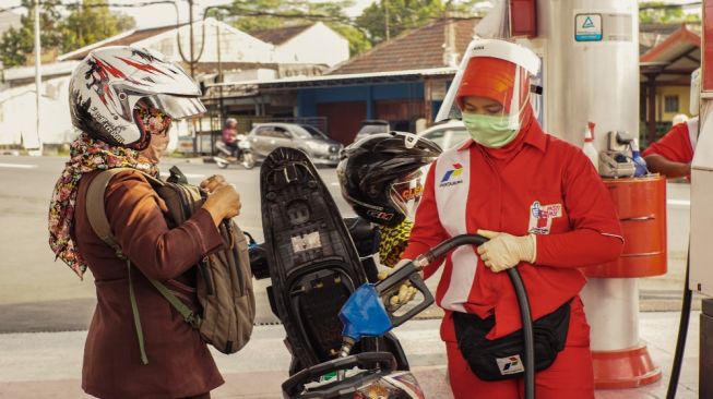 SPBU di Karawang Masih Layani Pembeli Pakai Jeriken, Disperindag Langsung Beri Peringatan Keras