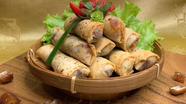 Yummy! Kalian Bisa Coba Resep Lumpia Kurma Keju Ini untuk Takjil Ramadhan Nanti