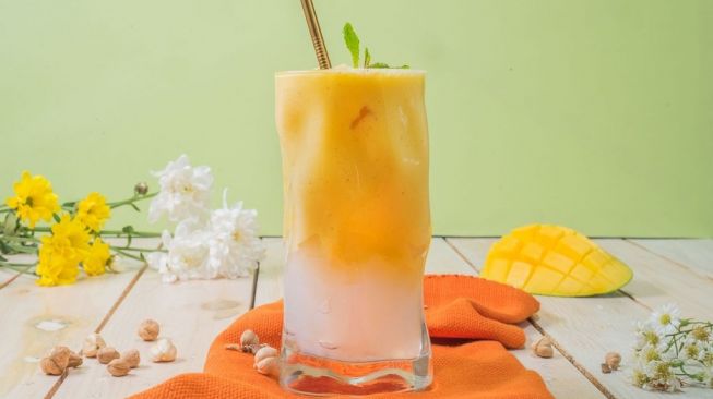 Resep Es Mangga Yakult Nata de Coco untuk Berbuka, Segar dan Mengenyangkan