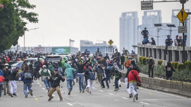 Pelajar Ikut Demo BEM SI, Pemprov DKI Bakal Cabut KJP-nya?