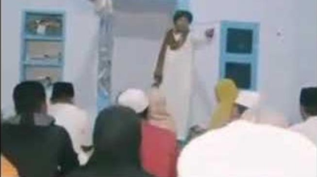 Gempar! Video Kyai Syarif Situbondo: Boleh Merokok dan Bersetubuh saat Puasa Ramadhan, Asal Jangan Gauli Istri Orang