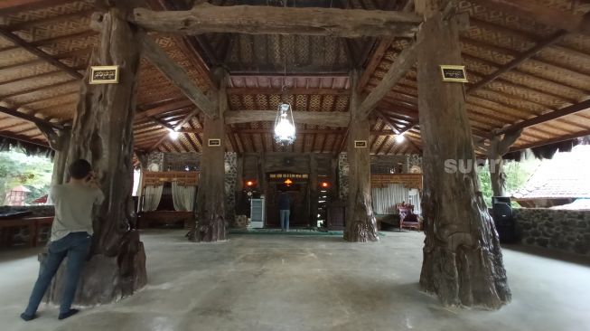 Unik! Kayu di Masjid yang Berada di Banjarnegara Ini Usianya 1.200 Tahun, Hingga Dijuluki Thikil Dewek