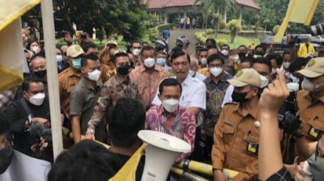 Luhut saat Menghadiri Sebuah Acara di Universitas Indonesia, Selasa (12/4/2022) (Dok. BEM UI)