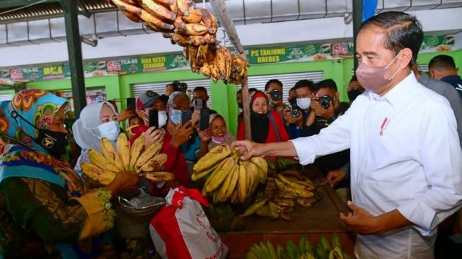 Dagangannya Dibeli Jokowi, Pedagang Pasar Tanjung Brebes: Aduh Gemetar