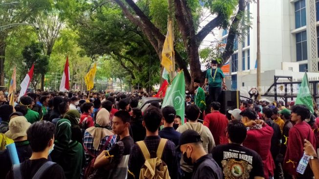 Jalan di Depan DPRD Sumut Ditutup, Ada Demo Mahasiswa