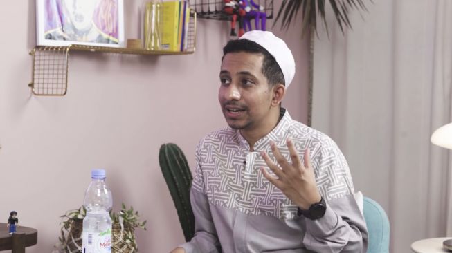 Habib Husein Ja'far beri Sindiran Menohok untuk Umat Muslim, Bandingkan Panggilan Salat dangan Handphone