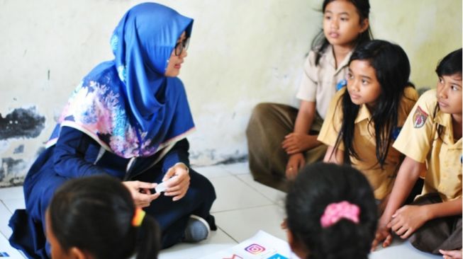 3 Batasan yang Harus Dijaga dalam Keakraban antara Murid dengan Guru