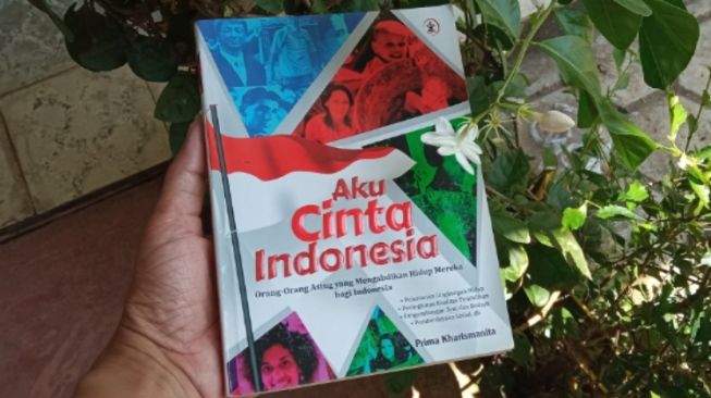 Belajar dari Orang Asing yang Mencintai Indonesia