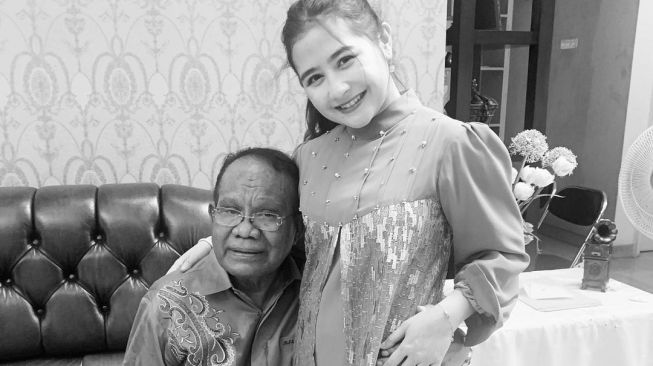 Prilly Latuconsina Ungkap Penyebab Kakek Tercinta Meninggal Dunia